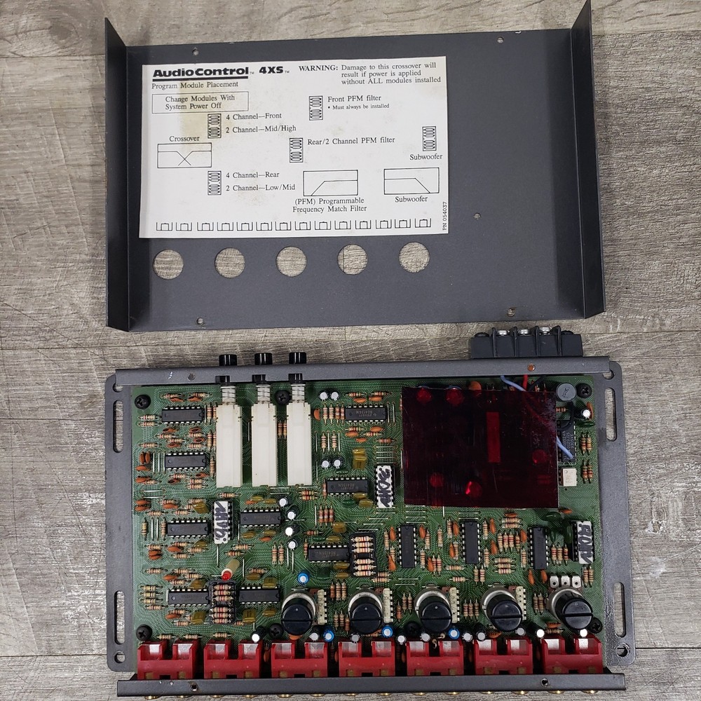 *SEE VIDEO* -Powers Up- AudioControl 4XS Programmable Electronic Crossover