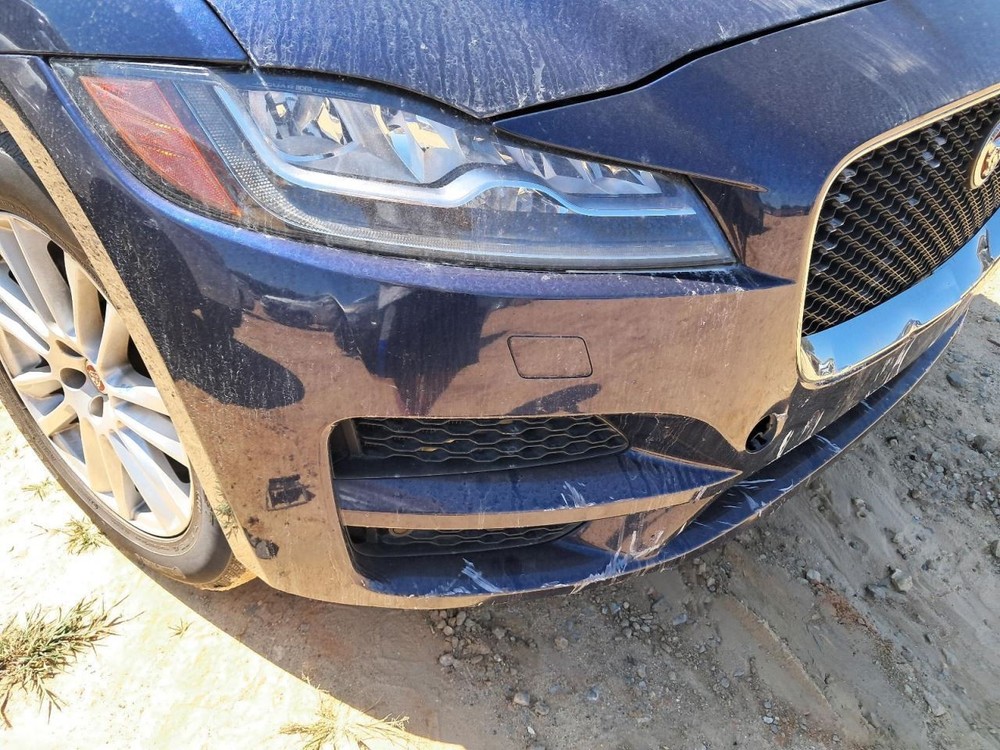 F-PACE 2018 Glove Box 4782977