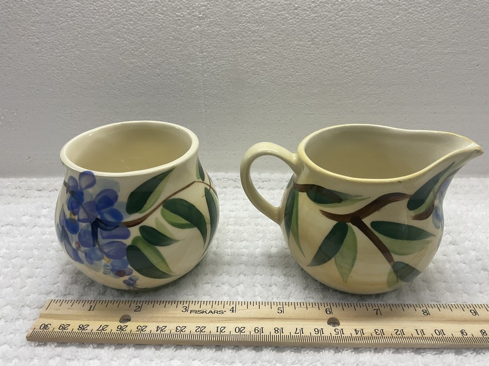 2002 Gail Pitman /Cream & Sugar Set/3” / Green. .unknown Pattern