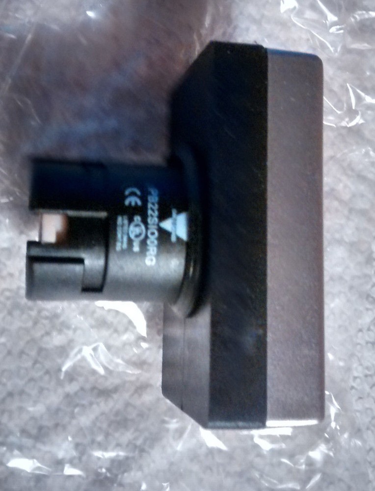 Carlo Gavazzi PB22SIO0RG Switch Push Button ON OFF Rectangular Button Panel Moun