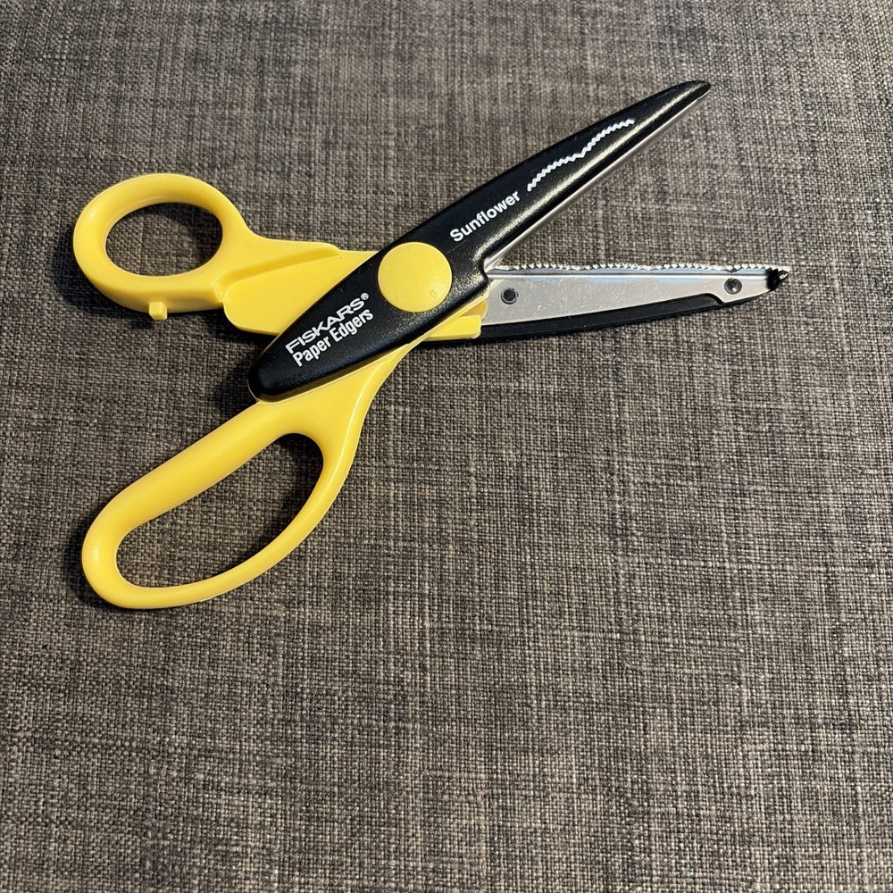 Fiskars Paper Edgers Scrapbook Scissors Sunflower Pattern
