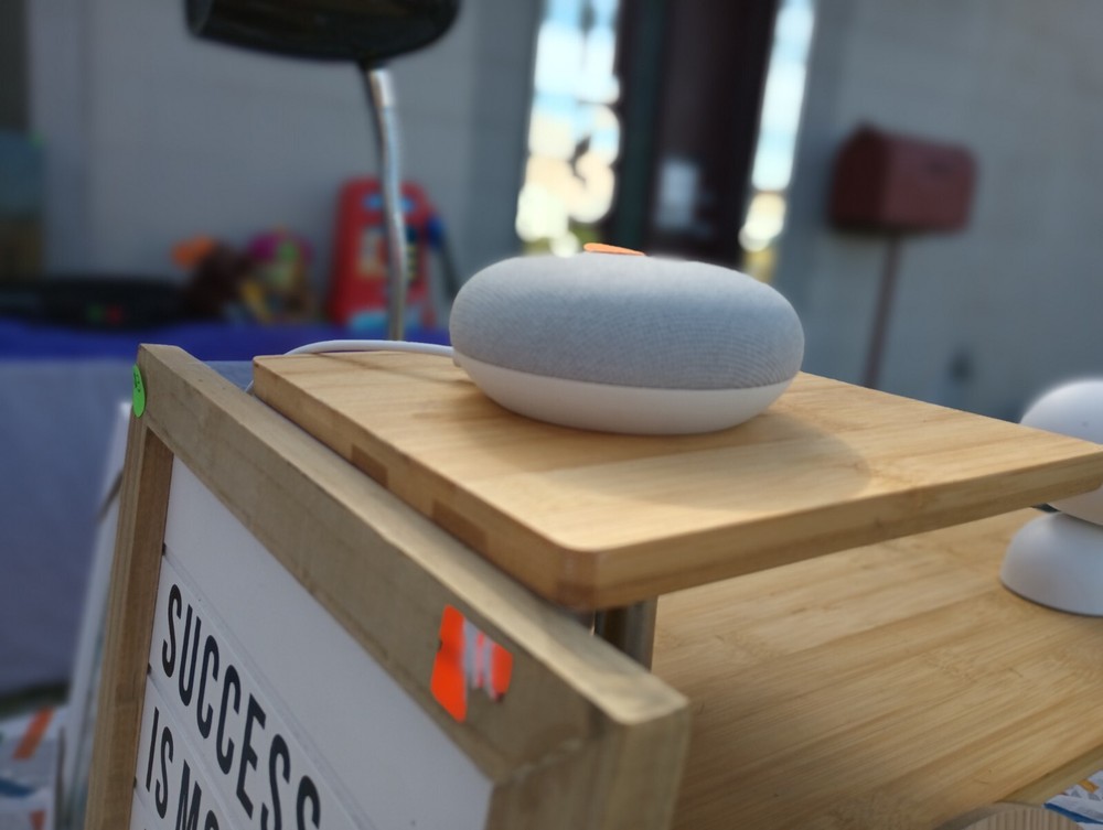Google Nest Mini (2nd Generation) Google Assistant Smart Speaker (Chalk)