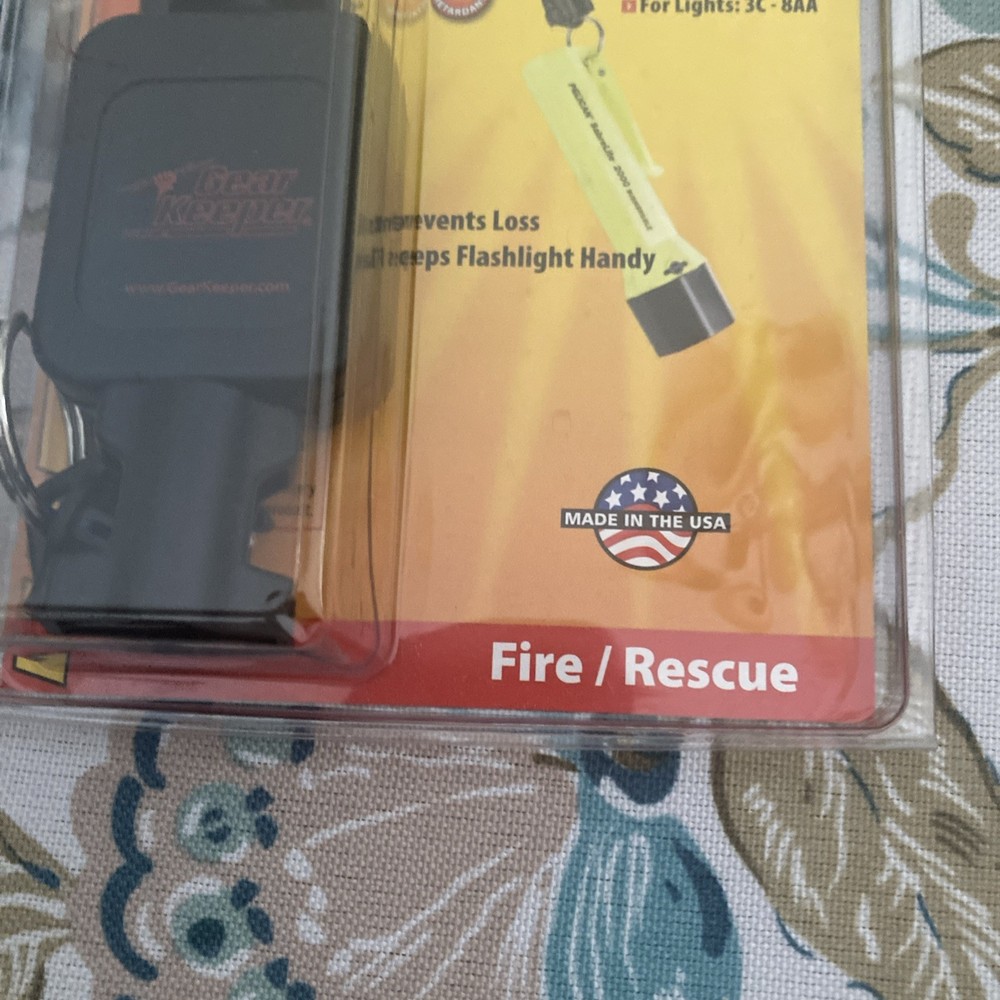Gear Keeper Medium Fire Rescue Flashlight Retractor 3C-8AA