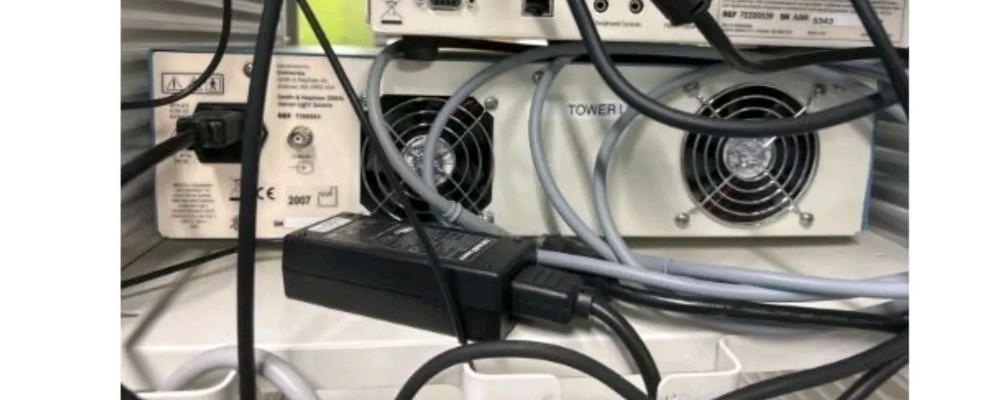 Smith & Nephew Dyonics 300 XL Xenon Light Source