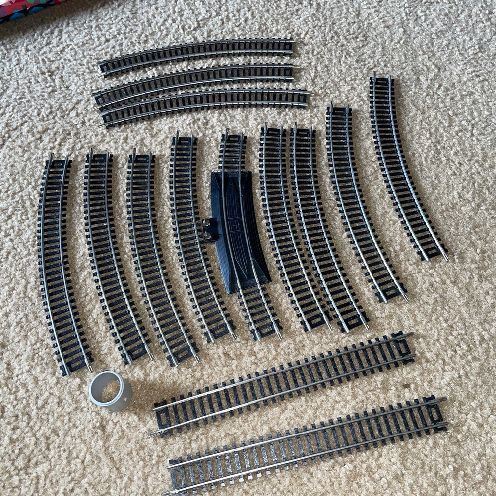 VINTAGE TYCO HO SCALE TRAIN SET RUNS Some Missing Parts.