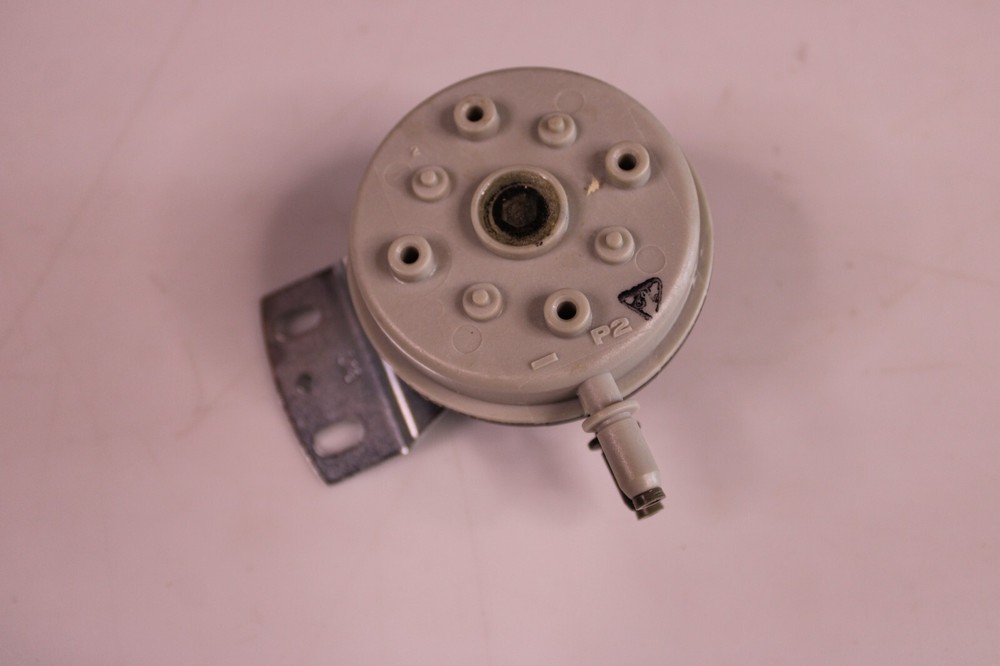 honeywell 239-44723-01A PRESSURE SWITCH
