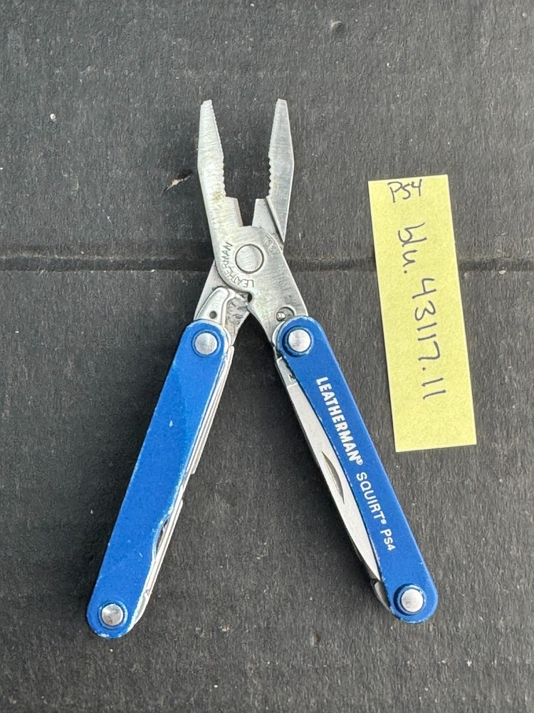 Leatherman Squirt PS4 Multi Tool, Knife, Pliers - Blue