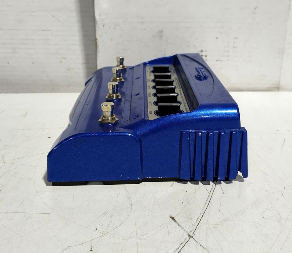 Line 6 MM4 Modulation Modeler Programmable Multiple Effects - No Power