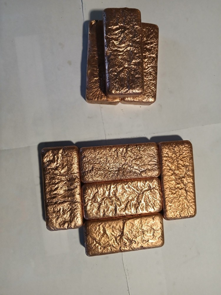 Copper ingots, 6 pieces 114 ozs total