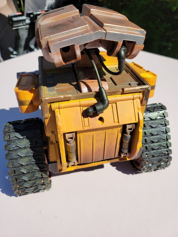 Disney Store Exclusive Wall-E Remote Control Toy Robot 1st Ed UNTESTED NO REMOTE
