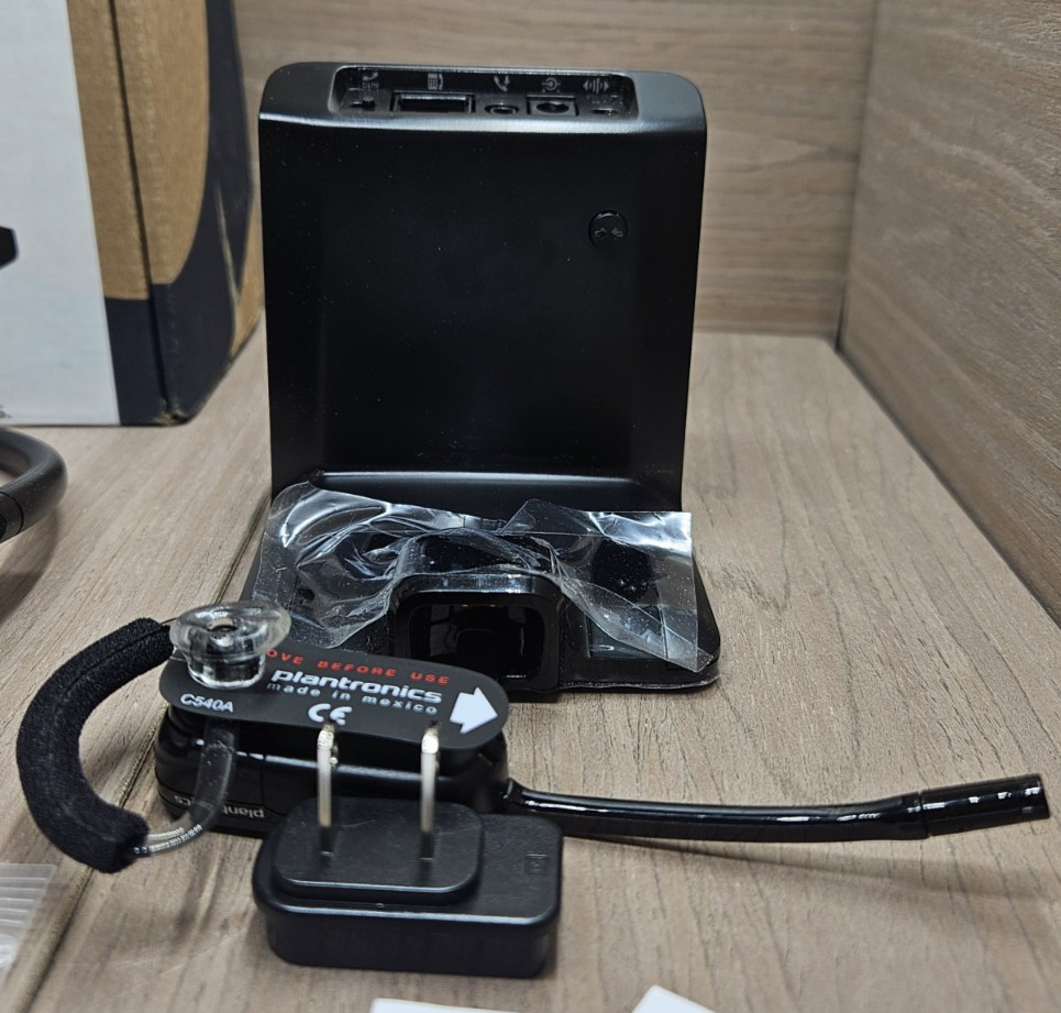 PLANTRONICS Poly CS540 Wireless DECT Headset Black New