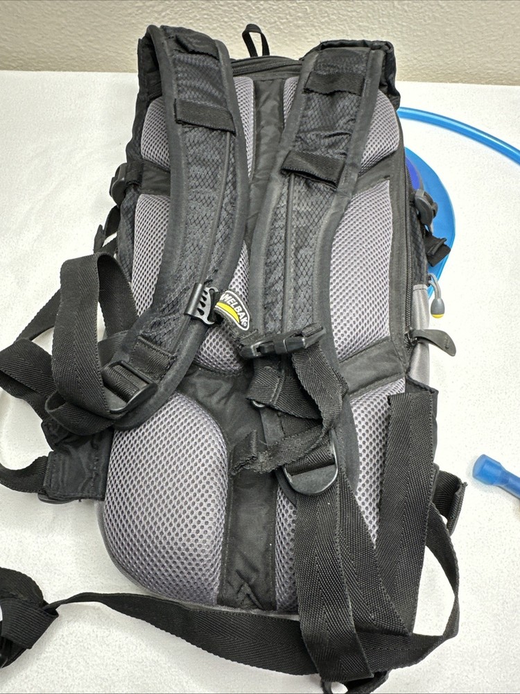 Camelbak M.U.L.E Hydration Backpack Black grey with bladder