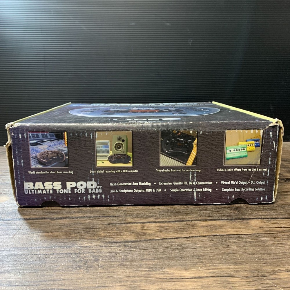 Line 6 BASS POD XT Multi-Effects Processor
