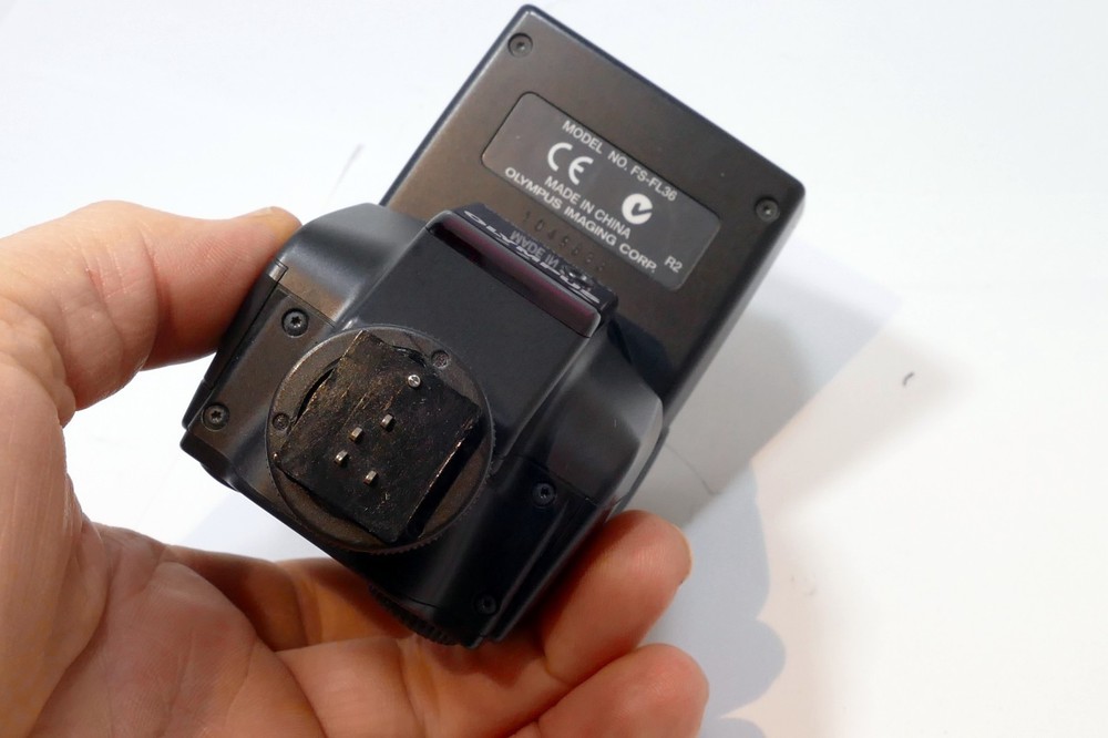 Olympus FL-36 OM FLASH works well