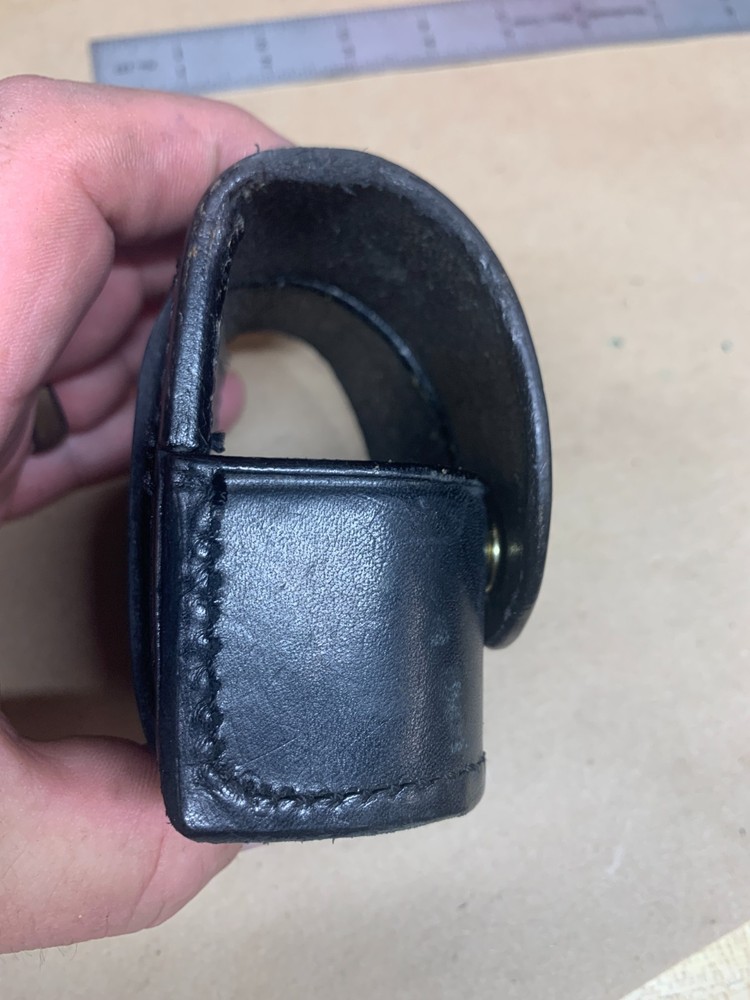 Safariland Comp 2 or HKS Medium Speedloader Double Pouch