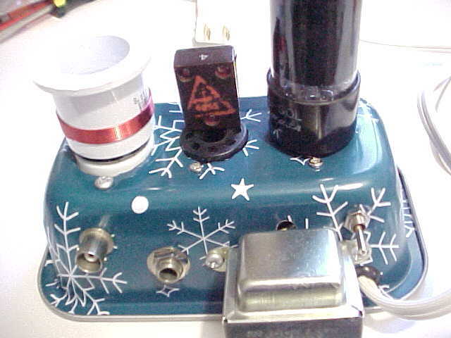 VARIABLE POWER OUT QRP CW TRANSMITTER FOR THE 80/40 METER HAM BANDS