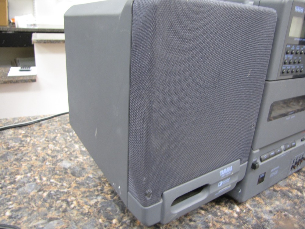 Yamaha AST-C10 Compact Component System AM/FM CD Dual Cassette Speakers -Powers