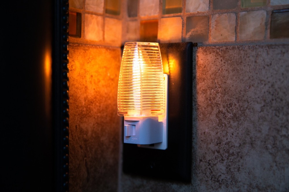 Plug in Night Light with Manual On/Off Switch - Includes 4W Bulb | 4 Pack US