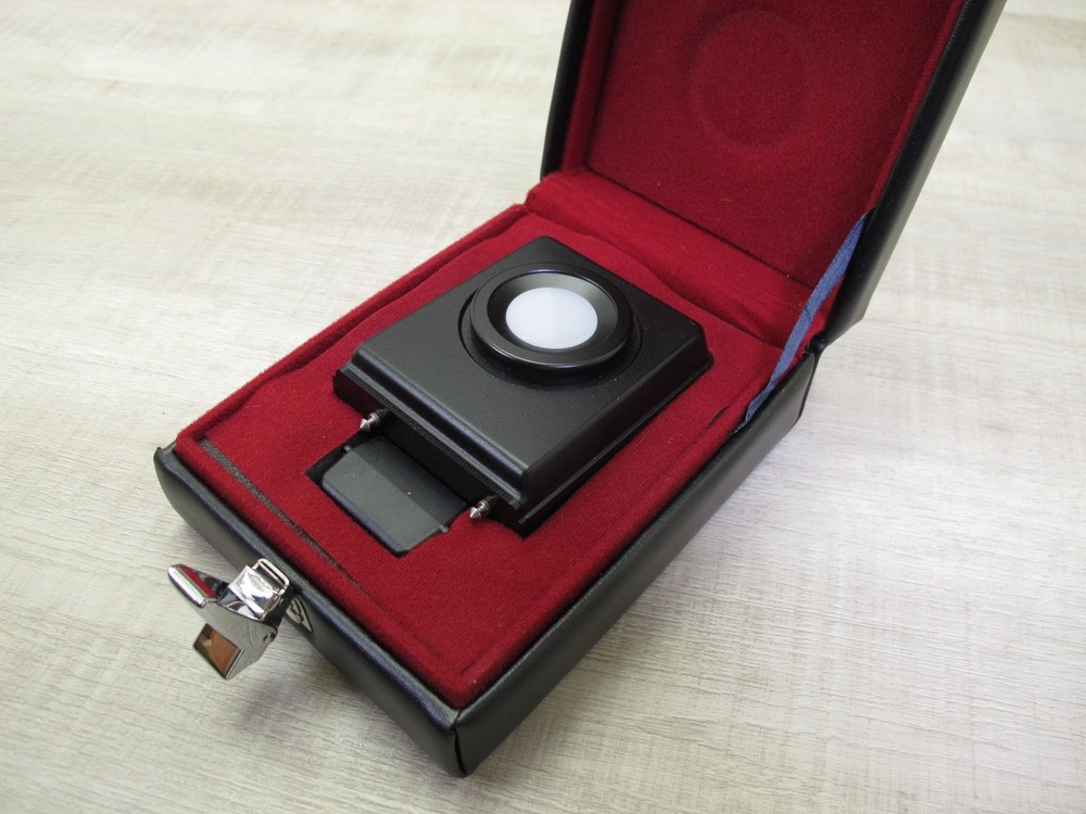 Minolta Flash Color Receptor in the Case