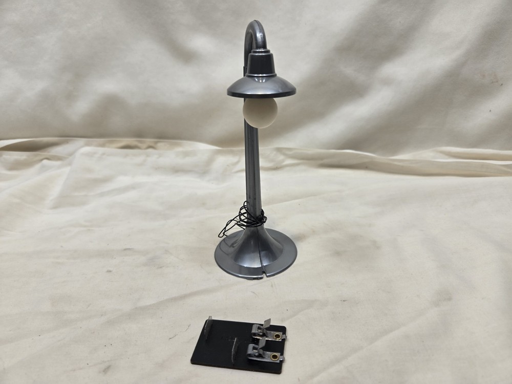 Marx No. 072 Lamp Post