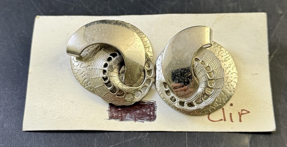 Gold Clip Earrings Tl2