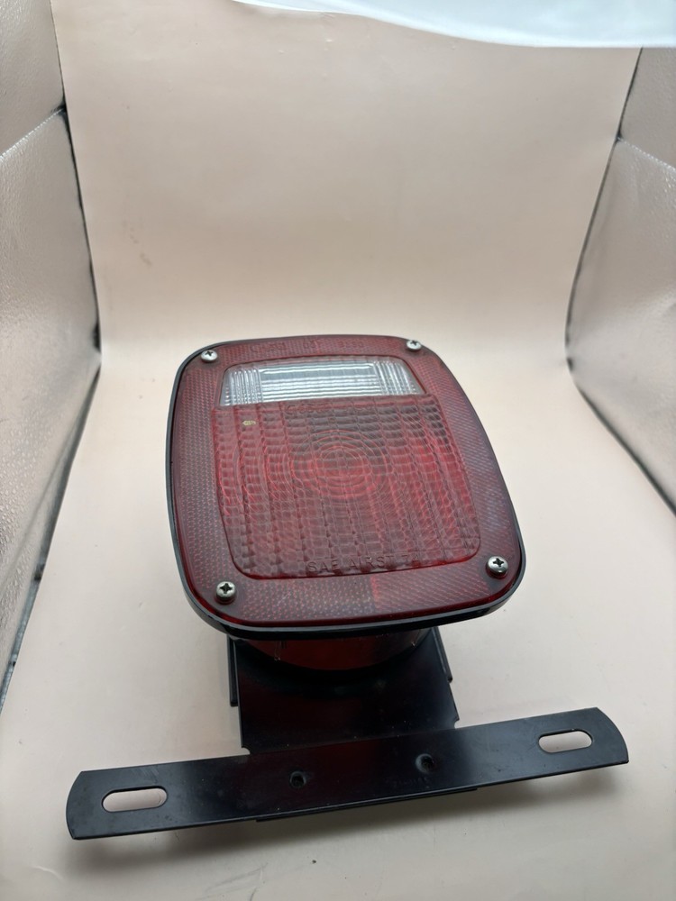 Grote 5371-76 and 5377-70 /Tail Light 3 Stud