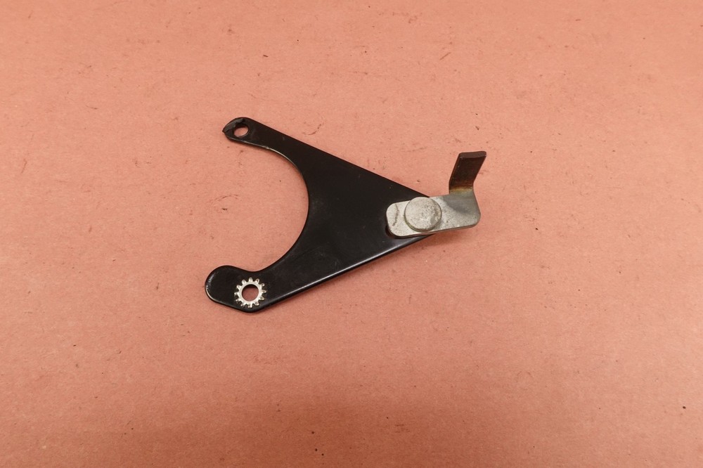 2000-2006 Harley Davidson FLTRI Road Glide ENGINE STARTER MOUNT BRACKET