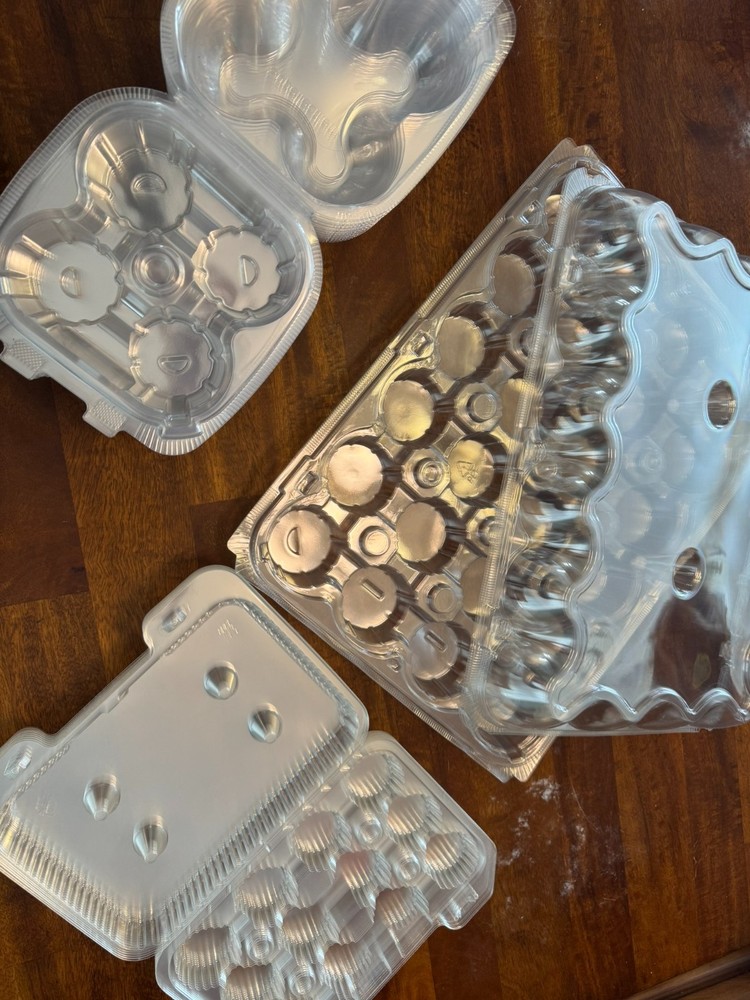 Lot of 32 assorted plastic cupcake and mini cupcake boxes
