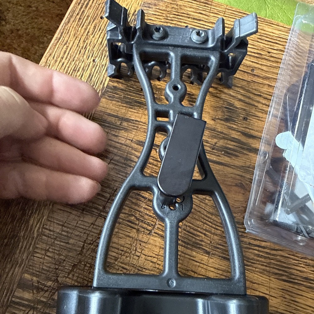 TenPoint 6-Arrow Tech Quiver - Black With Quick Detach Mount & Side Bracket
