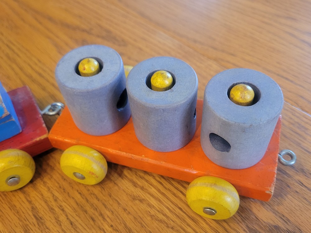 VINTAGE PLAYSKOOL WOODEN TRAIN PULL TOY