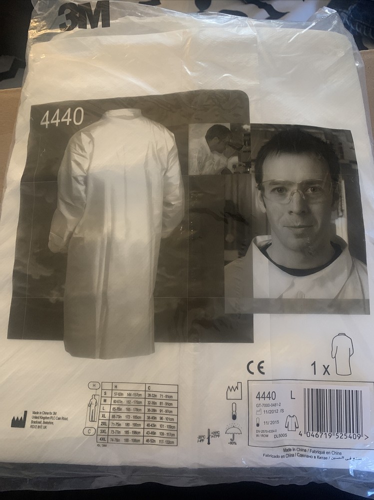 3M Disposable Lab Coat 4440 Large