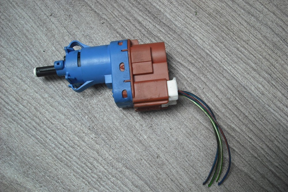 ALFA ROMEO  MITO  2011 BRAKE PEDAL SENSOR SWITCH