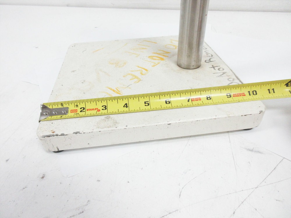 MICROSCOPE STAND HEAVY BASE WITH POST WEIGHT: 37.34 LBS