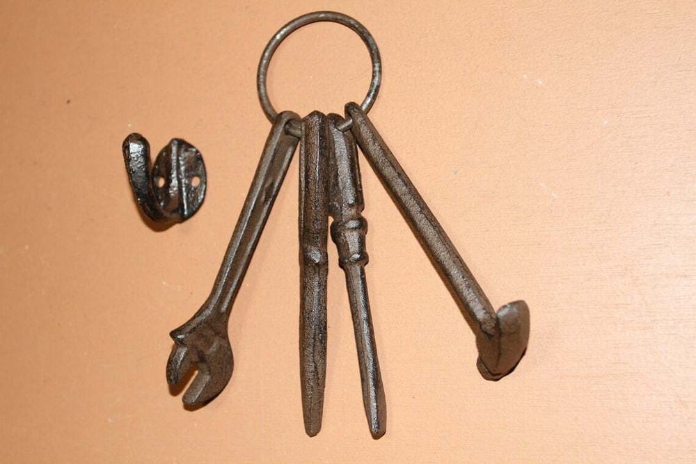 Toolmans Special Vintage Style Tools Decor, Cast Iron Wall Hooks - 4 pcs