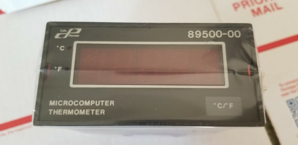 COLE-PARMER 89500-00 TEMPERATURE PANEL METER