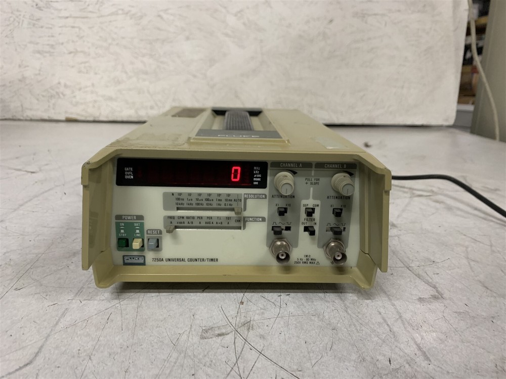 FLUKE 7250A UNIVERSAL COUNTER/TIMER