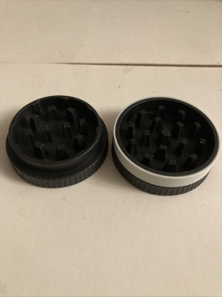 Oreo Style Grinder 2.2 Inch
