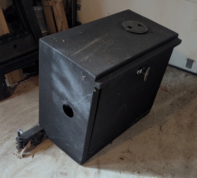 Swingout Arm with Lockable box/generator carrier