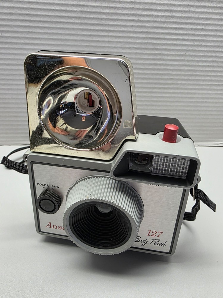 ANSCO READY FLASH 127 CAMERA WITH CARRY CASE BOX FLASH BULBS KODAK