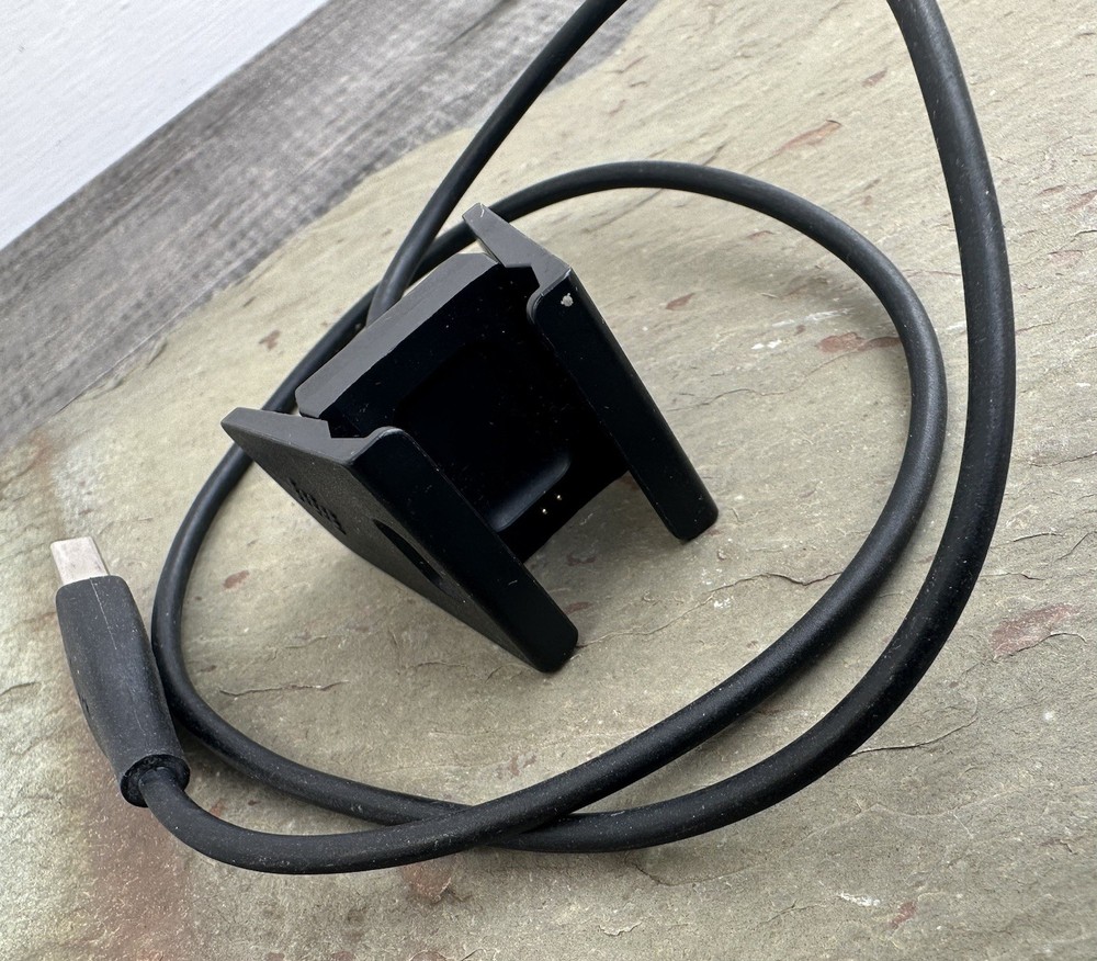 Fitbit & Charger (1st Generation?) - Black