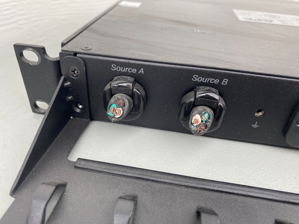 APC AP7730 Rack Mount Dual Source Automatic Transfer Switch PDU 9 Outlet READ