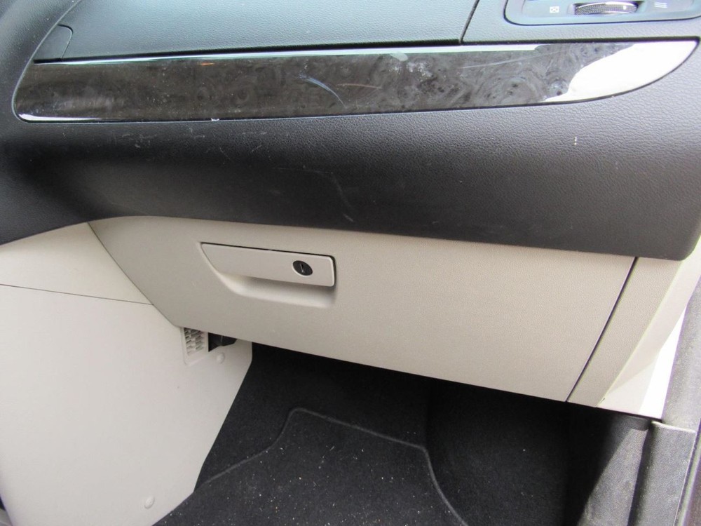 CARAVAN   2019 Glove Box 1068844