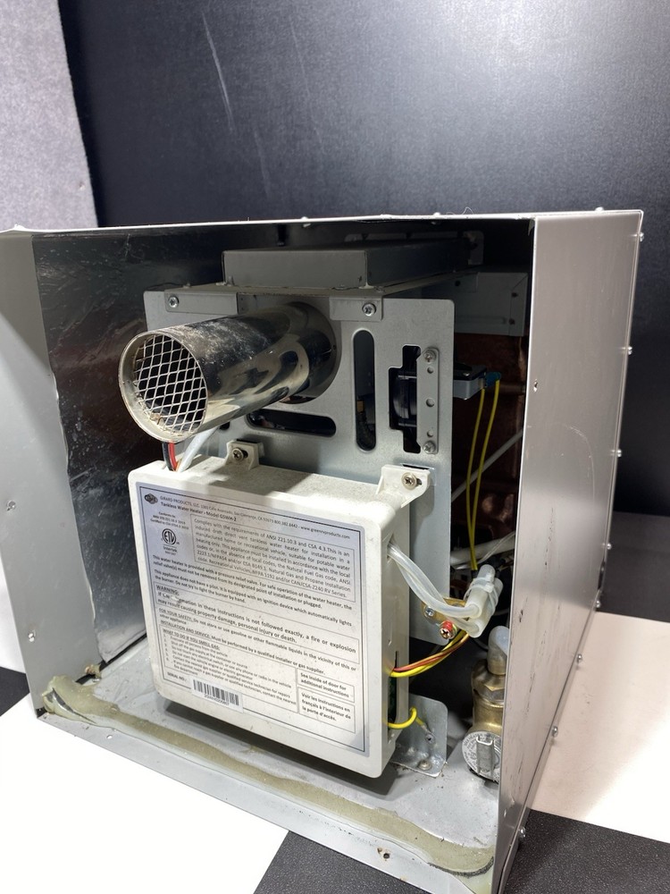 GIRARD 2GWHAM Tankless Water Heater For Parts Or Repair Only
