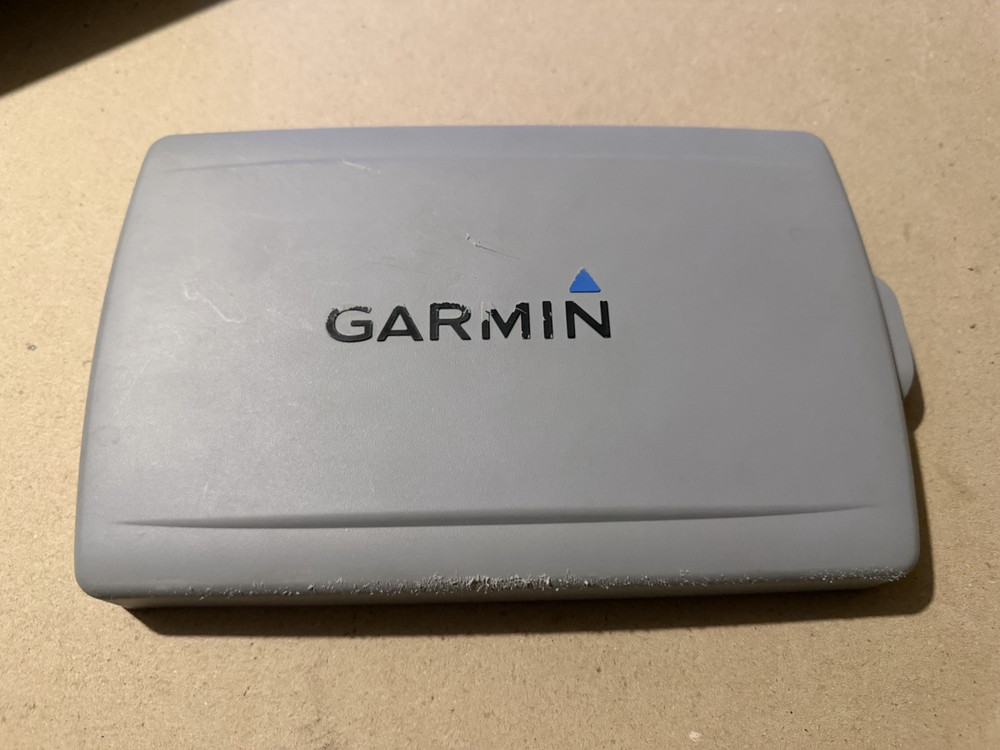 Garmin GPSMAP 720 (Head Unit/Cover/Knobs) Chartplotter Radar