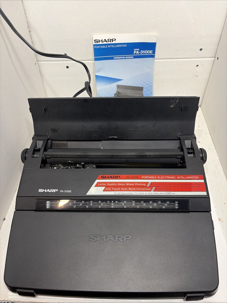 SHARP PA-3100E Portable Electronic Typewriter  & manual | TESTED