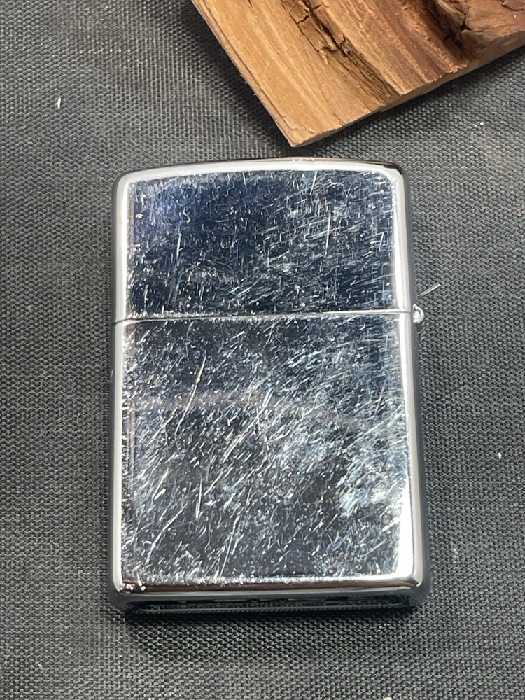 ZIPPO 2000 HOLLYWOOD CLAPBOARD POLISHED CHROME LIGHTER