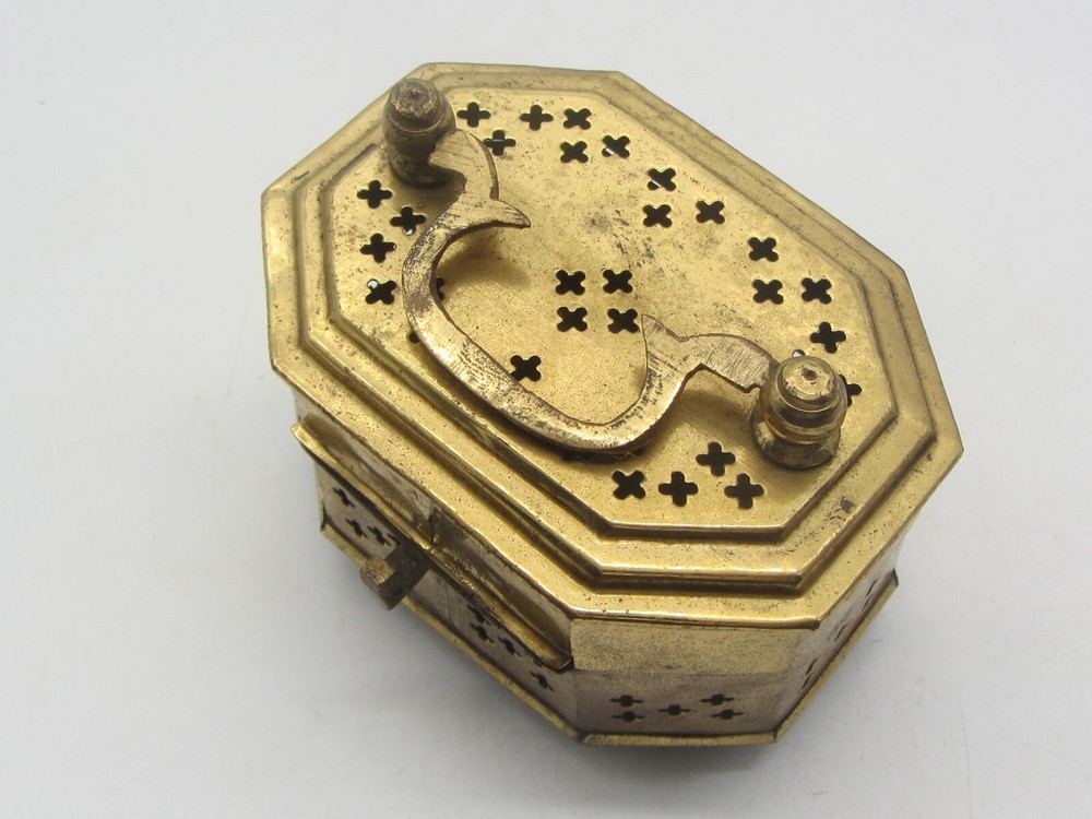 BRASS 4" by 3" Rectangular Trinket Box w/Locking Lid