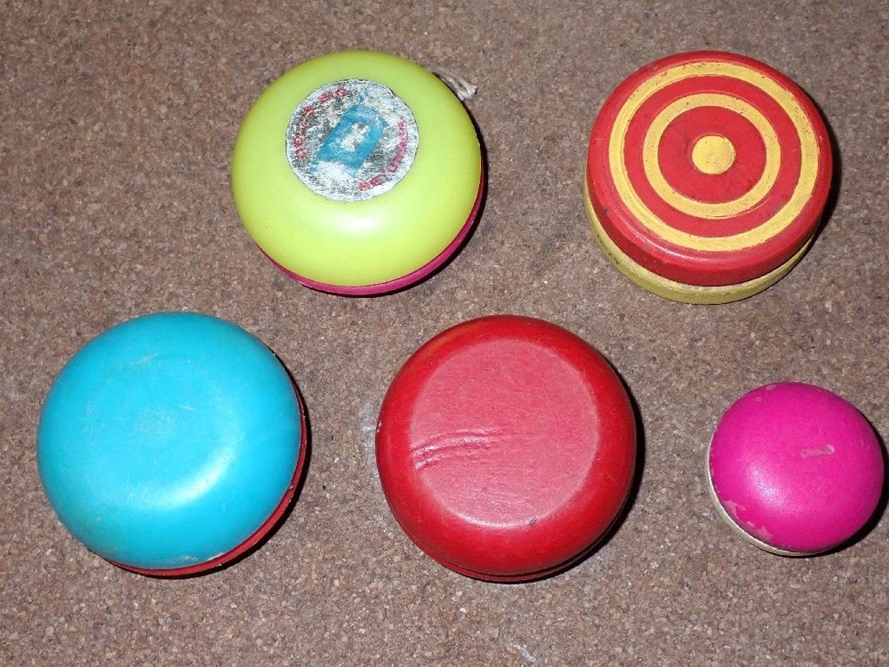 Five Vintage Yoyo's