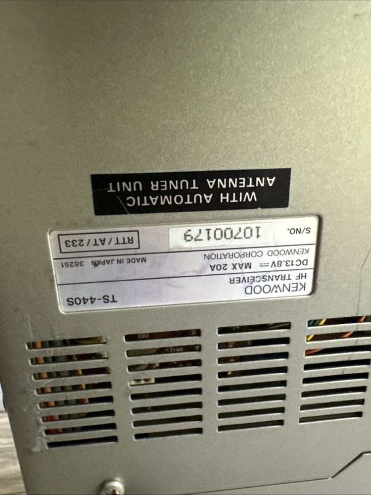 Kenwood R-5000 AM SSB CW Ham Shortwave Receiver Powers Up