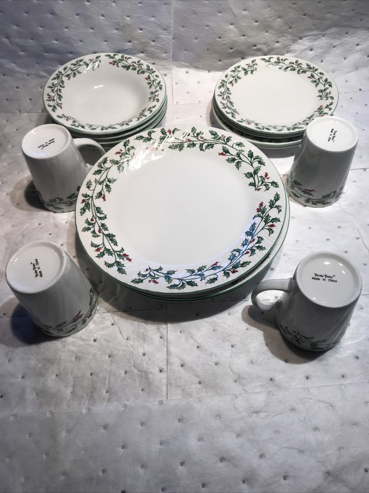 Totally Today HOLLY LEAF Set.